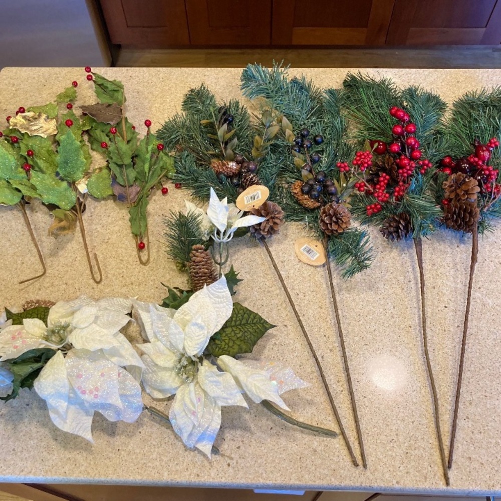 Christmas Holiday Picks Sprays Wired‎ Garland Berry Flower Holly Spruce Various